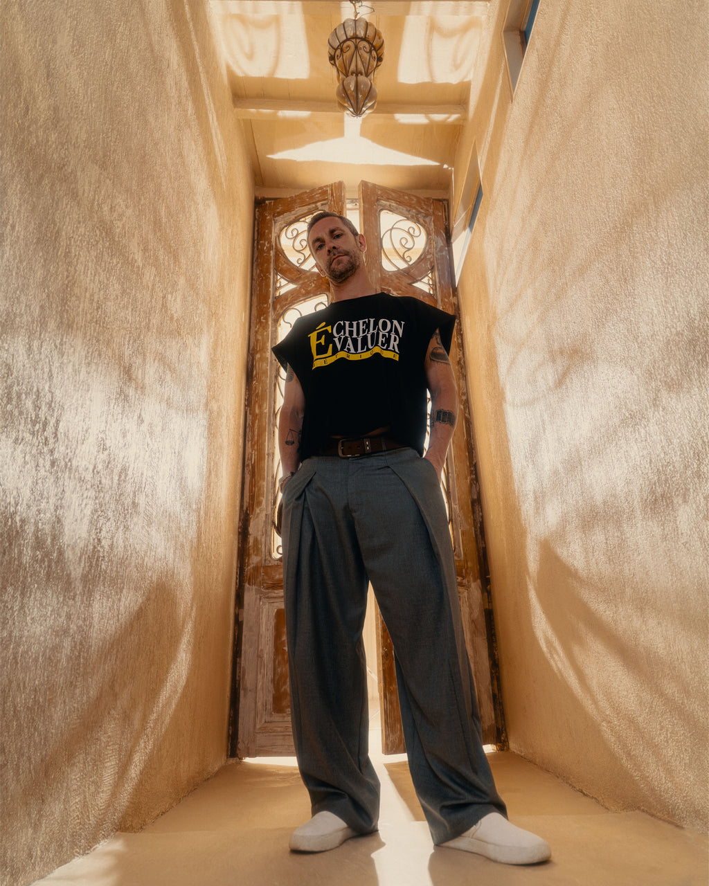 L' Essentiel Boxy Tee-Obsidian Black With Golden Accents