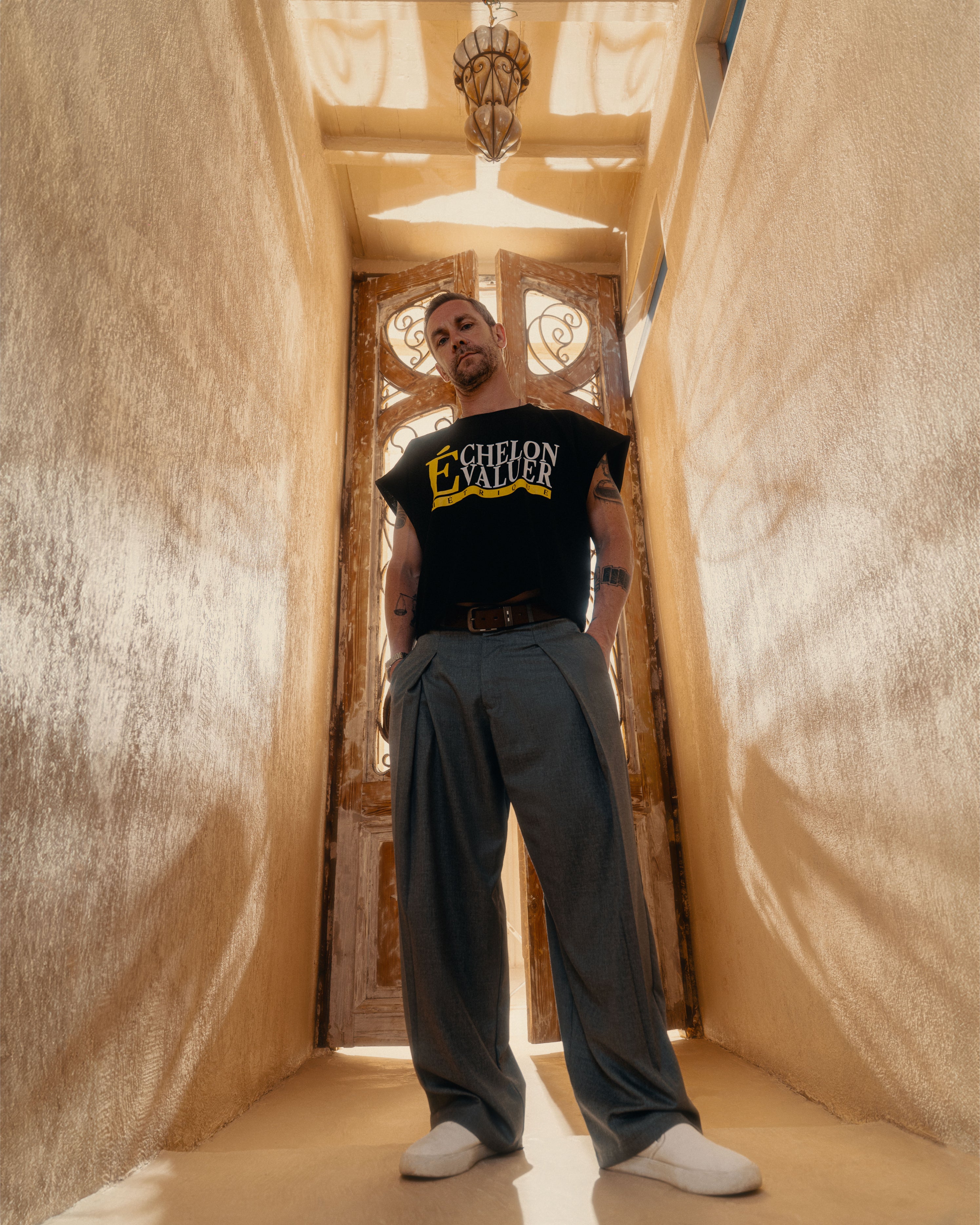L' Essentiel Boxy Tee-Obsidian Black With Golden Accents