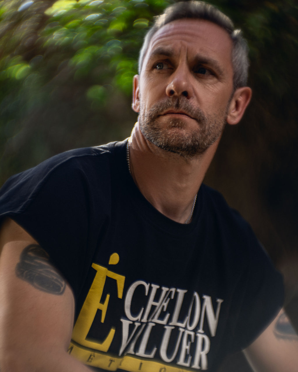 L' Essentiel Boxy Tee-Obsidian Black With Golden Accents